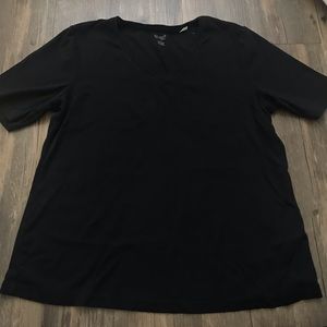 Chico’s Black Tee 🖤